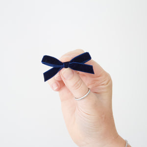 My first mini velvet bows - 14 Colours