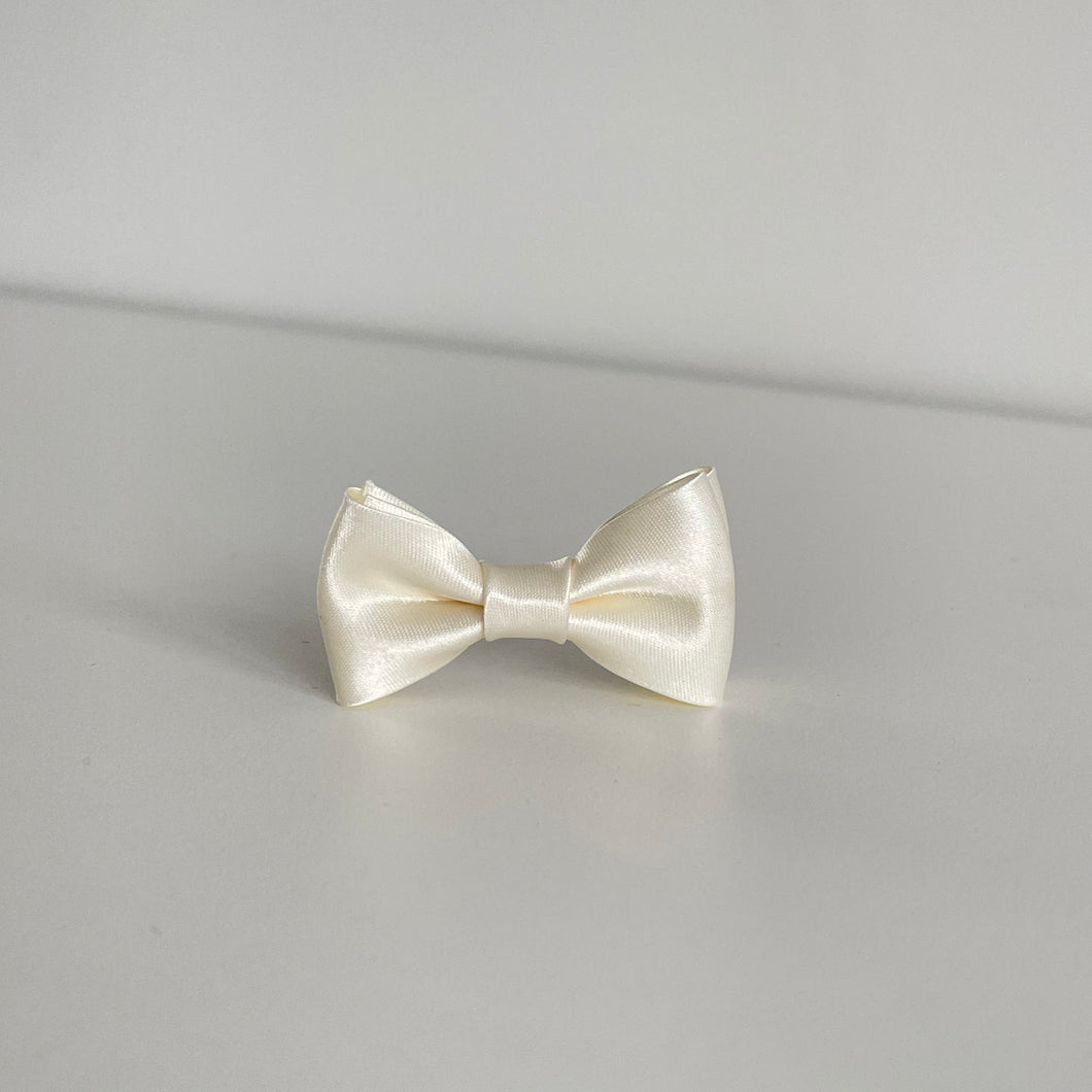 Cream satin bows - Occasion