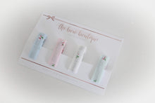 Load image into Gallery viewer, Set of 4 mini floral linen clips.