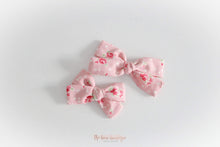 Load image into Gallery viewer, Floral bows - Valentines